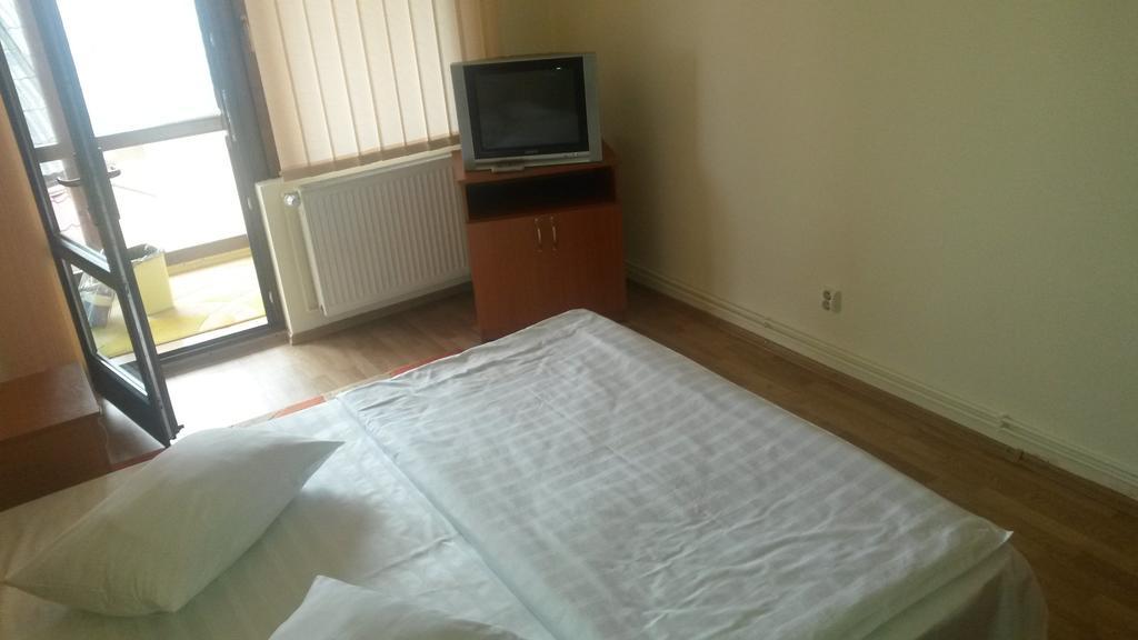 Pensiunea Adi Sapinta Room photo